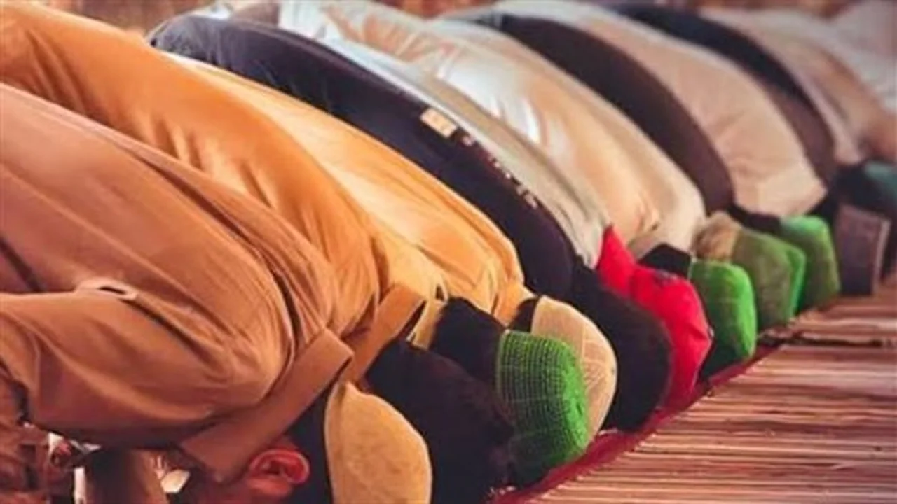مواقيت الصلاة اليوم في مصر: أوقات أذان الفجر والمغرب والعشاء تفصيلًا